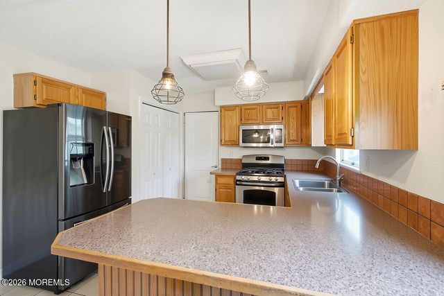 2115 Cedarview Drive, Toms River, NJ 08757