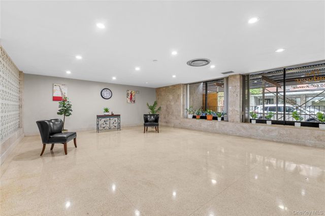 99-10 60Ave 3B, Corona, NY 11368