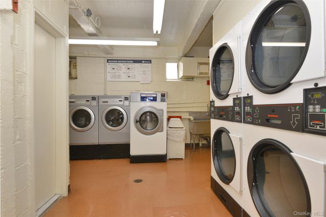 99-10 60Ave 3B, Corona, NY 11368