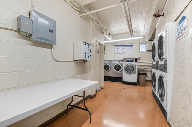 99-10 60Ave 3B, Corona, NY 11368