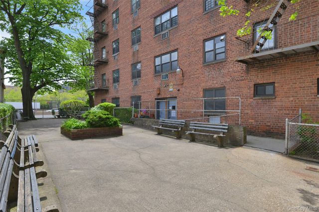 99-10 60Ave 3B, Corona, NY 11368