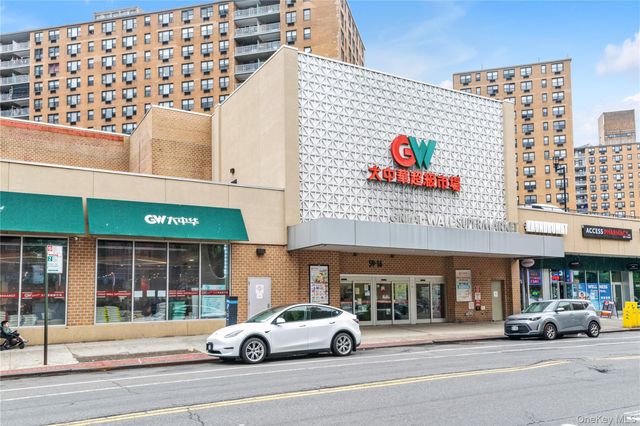99-10 60Ave 3B, Corona, NY 11368
