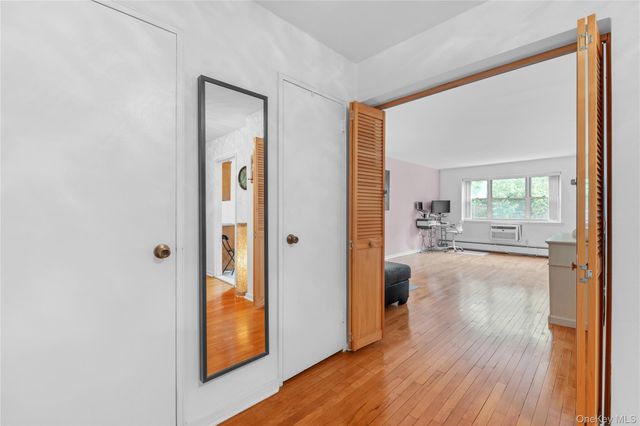 99-10 60Ave 3B, Corona, NY 11368