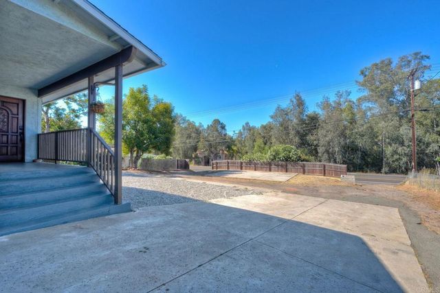 1736 San Pasqual Valley Road, Escondido, CA 92027