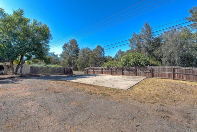 1736 San Pasqual Valley Road, Escondido, CA 92027