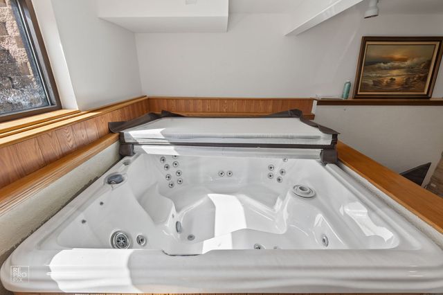 221 E Grantley Avenue, Elmhurst, IL 60126