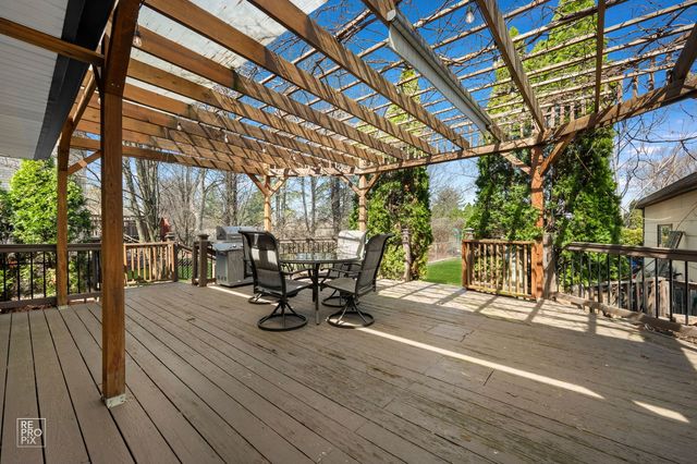 221 E Grantley Avenue, Elmhurst, IL 60126