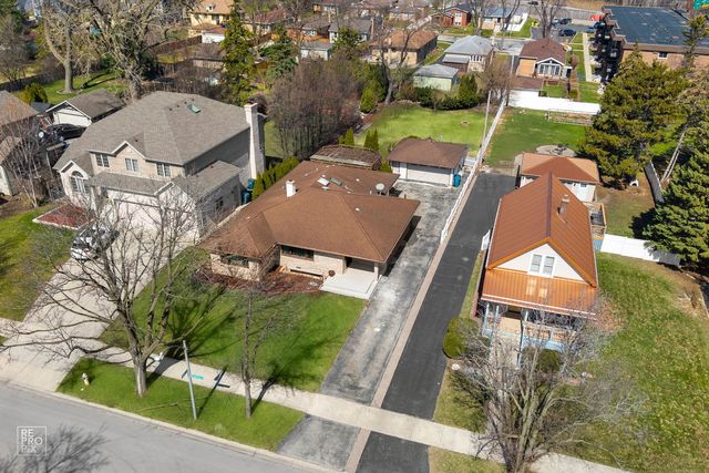 221 E Grantley Avenue, Elmhurst, IL 60126