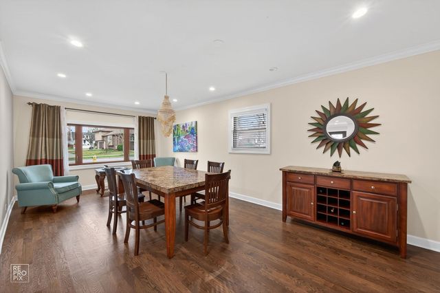 221 E Grantley Avenue, Elmhurst, IL 60126