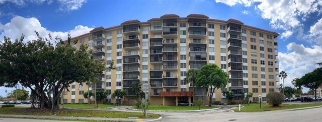 4174 Inverrary Drive 103, Lauderhill, FL 33319
