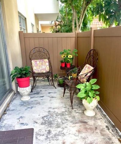 4174 Inverrary Drive 103, Lauderhill, FL 33319