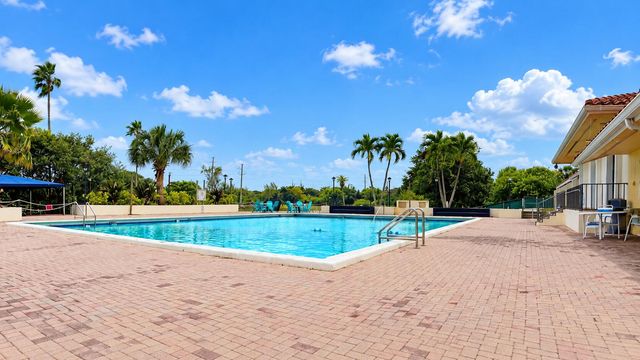 4174 Inverrary Drive 103, Lauderhill, FL 33319