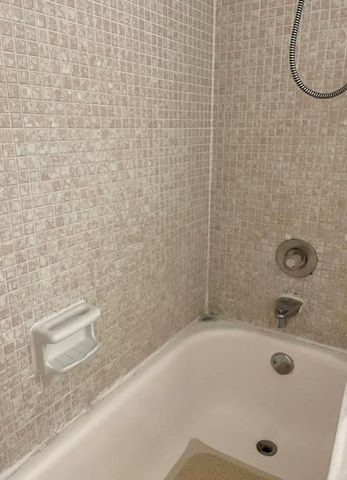 4174 Inverrary Drive 103, Lauderhill, FL 33319