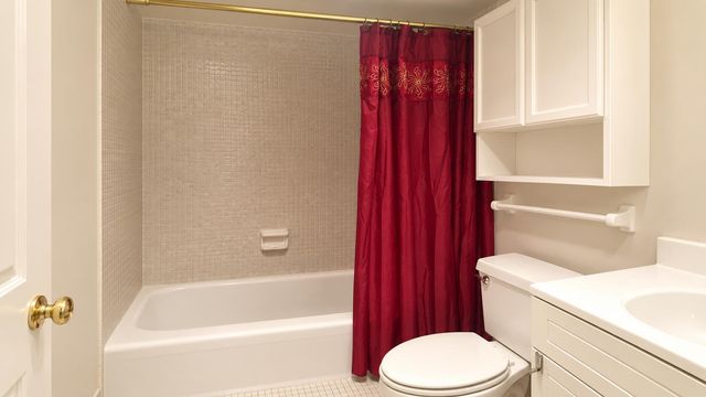 4174 Inverrary Drive 103, Lauderhill, FL 33319