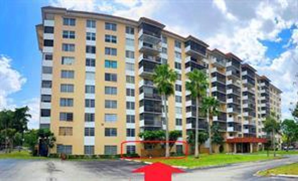 4174 Inverrary Drive 103, Lauderhill, FL 33319