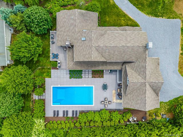 12950 Oregon Road, Cutchogue, NY 11935