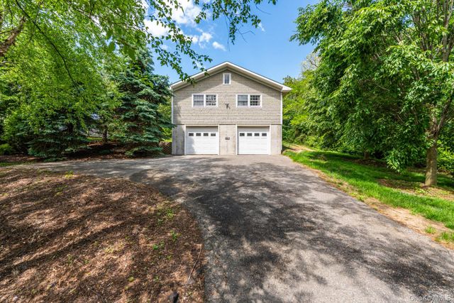 12950 Oregon Road, Cutchogue, NY 11935