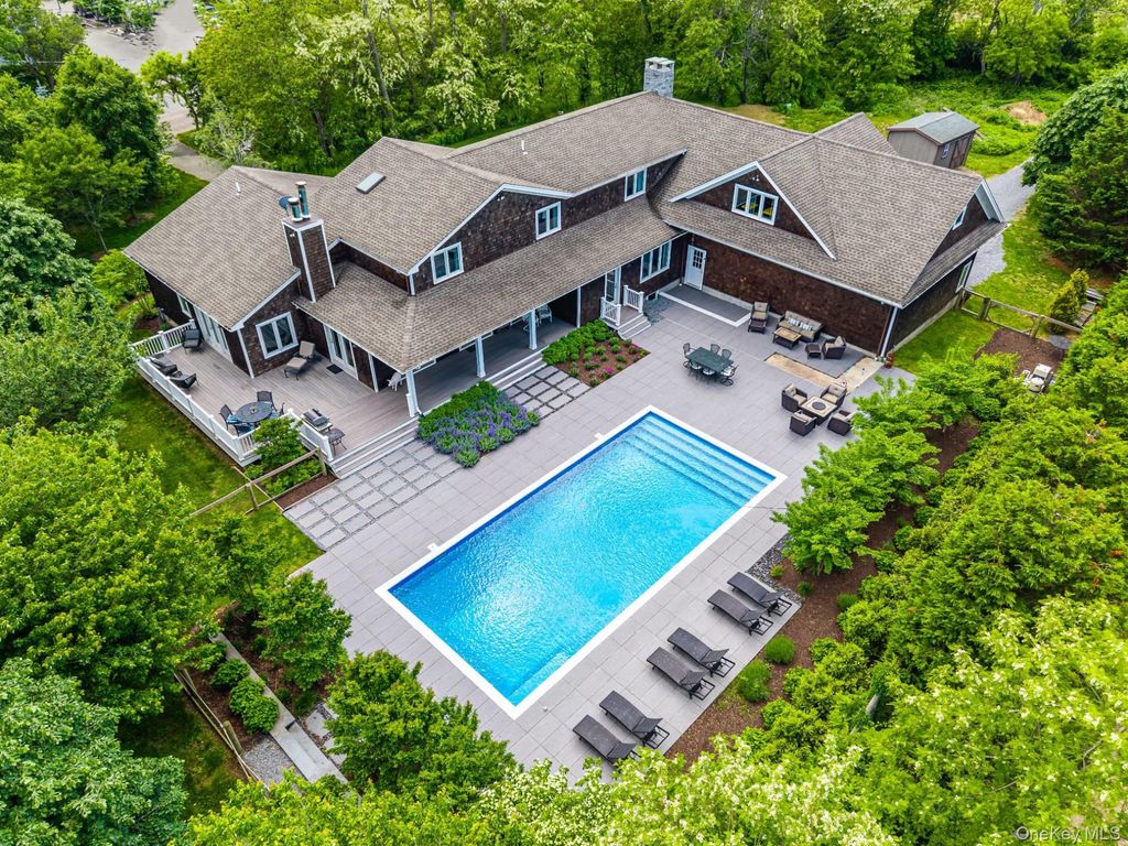 12950 Oregon Road, Cutchogue, NY 11935