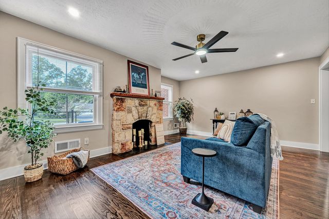 606 N Broad ST, Salem, VA 24153