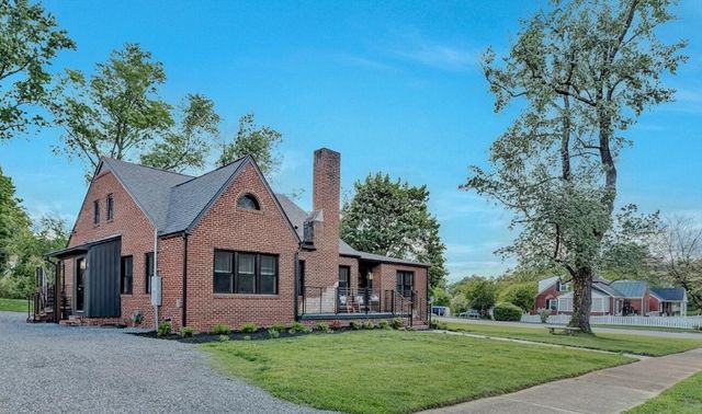 606 N Broad ST, Salem, VA 24153