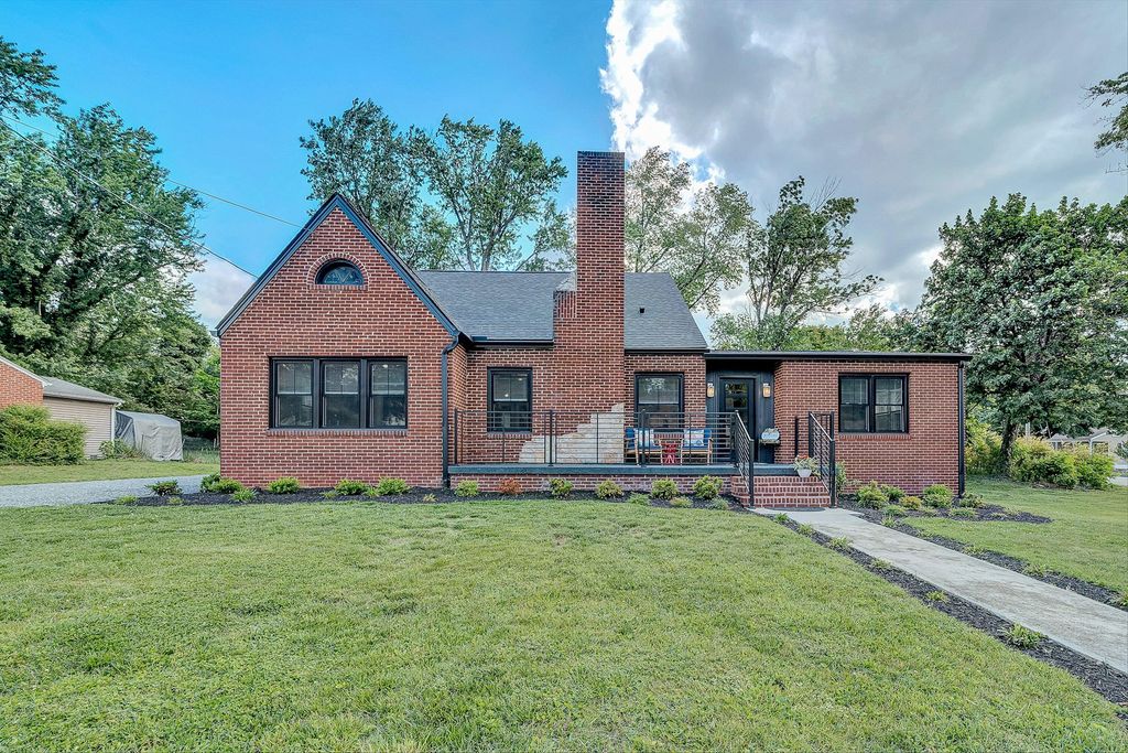606 N Broad ST, Salem, VA 24153