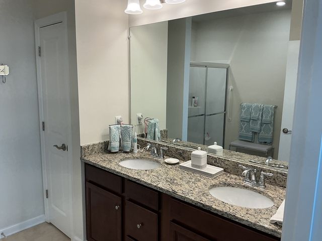 2 Francis Dr. 401, Andover, MA 01810