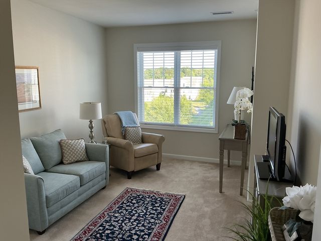 2 Francis Dr. 401, Andover, MA 01810