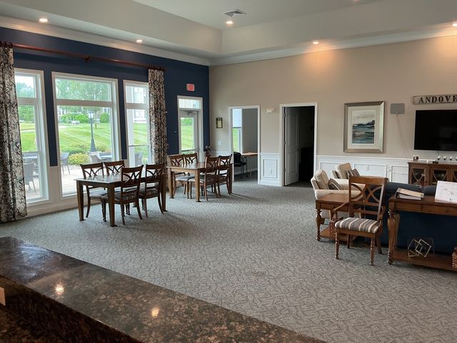 2 Francis Dr. 401, Andover, MA 01810