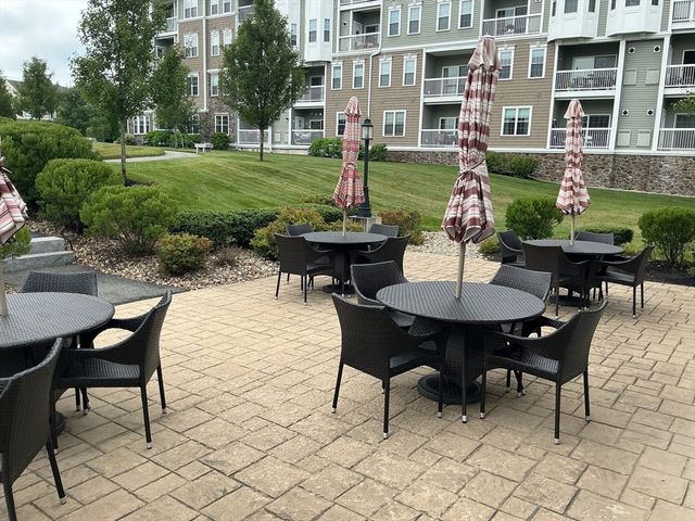 2 Francis Dr. 401, Andover, MA 01810