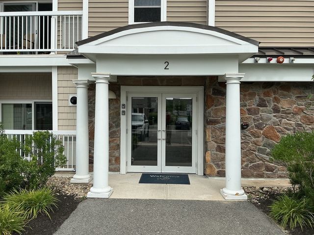 2 Francis Dr. 401, Andover, MA 01810