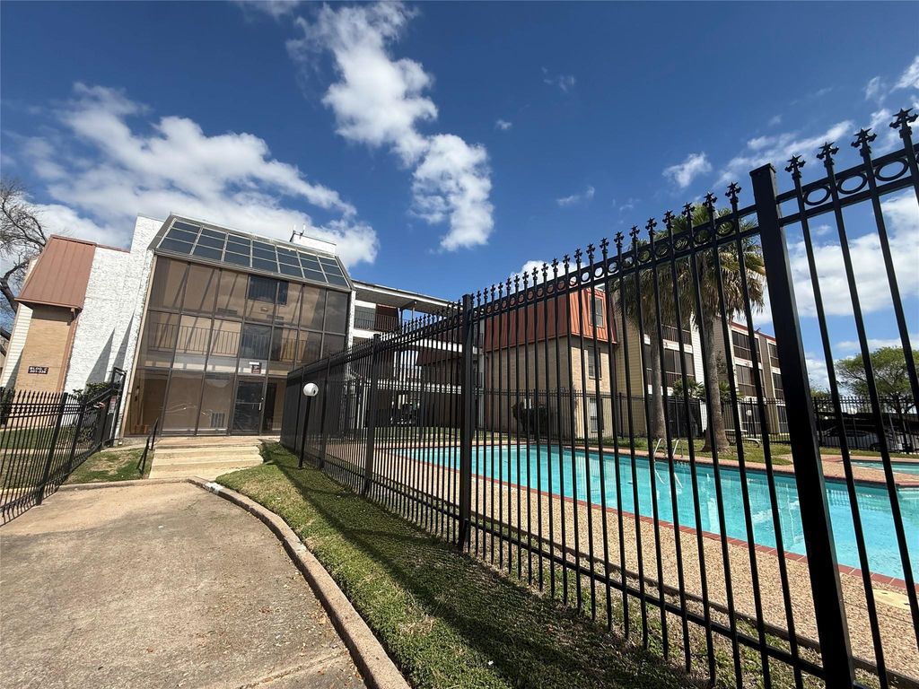 10110 Forum West Drive 333, Houston, TX 77036