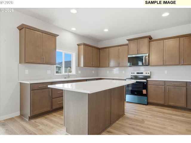 Cleveland St, Carlton, OR 97111
