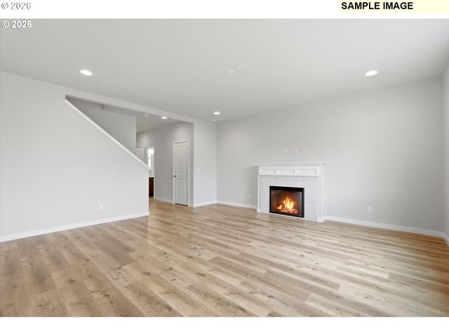 Cleveland St, Carlton, OR 97111