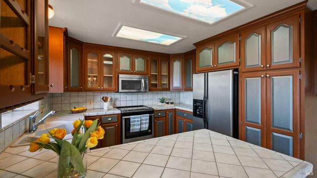 9800 El Dorado Way, Kelseyville, CA 95451