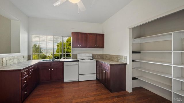 9800 El Dorado Way, Kelseyville, CA 95451