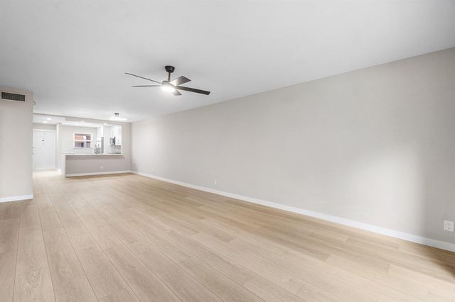 2905 SW 22nd Avenue 202, Delray Beach, FL 33445