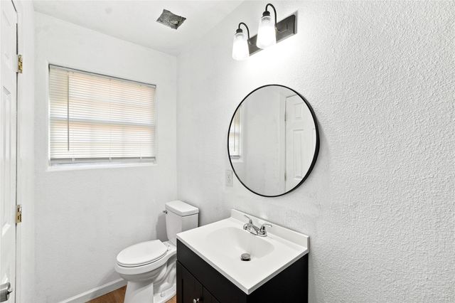 211 Estelle Circle, Texas City, TX 77591