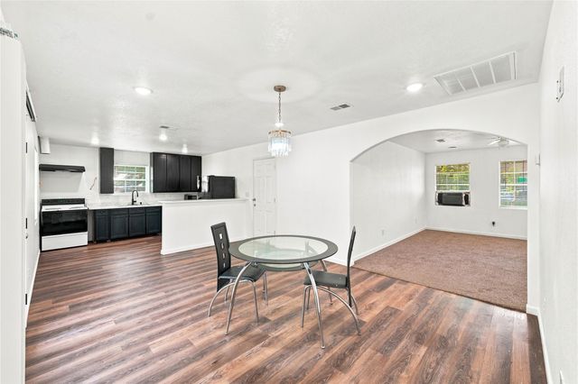 211 Estelle Circle, Texas City, TX 77591