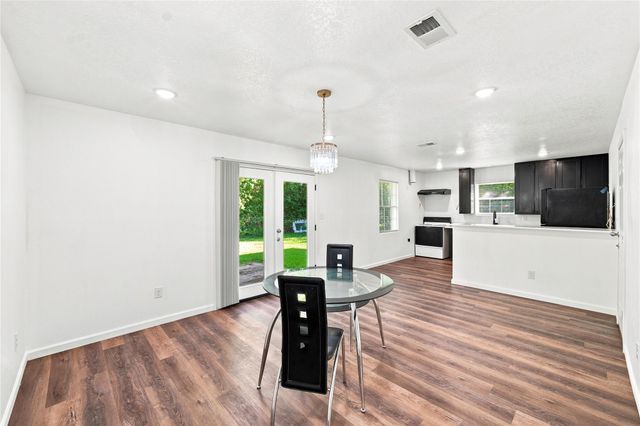 211 Estelle Circle, Texas City, TX 77591