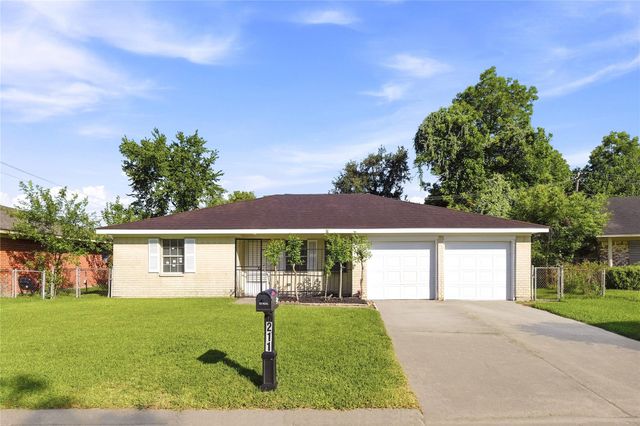211 Estelle Circle, Texas City, TX 77591