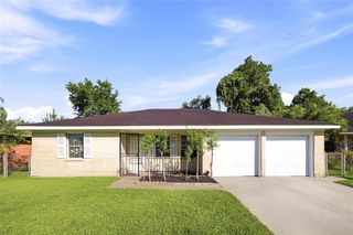 211 Estelle Circle, Texas City, TX 77591
