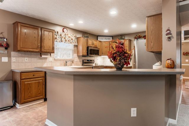 6553 Weston Circle E, Dublin, OH 43016