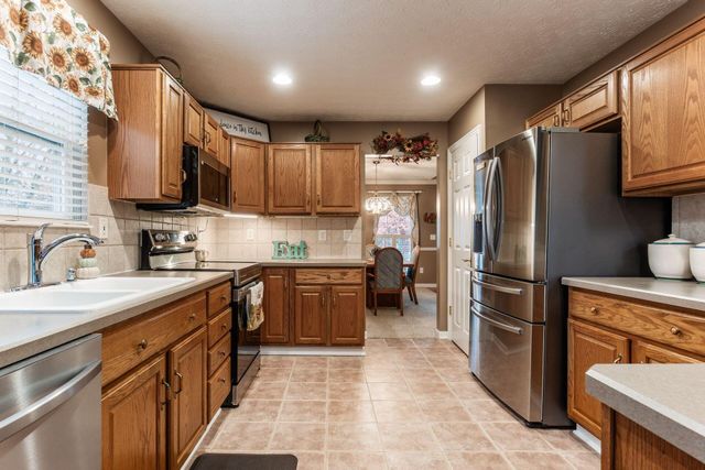 6553 Weston Circle E, Dublin, OH 43016