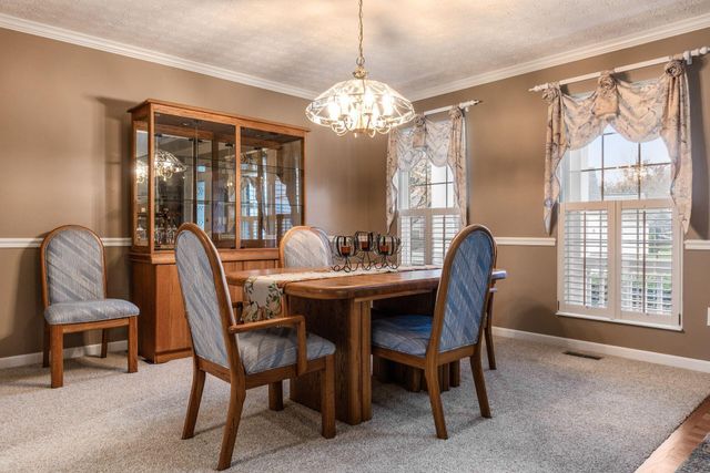 6553 Weston Circle E, Dublin, OH 43016