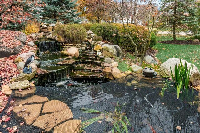 6553 Weston Circle E, Dublin, OH 43016