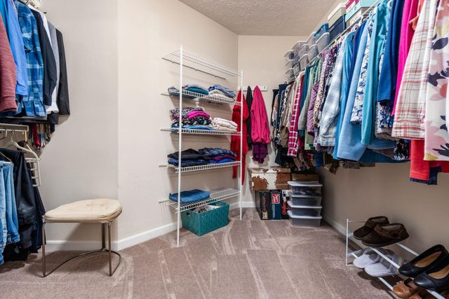 6553 Weston Circle E, Dublin, OH 43016