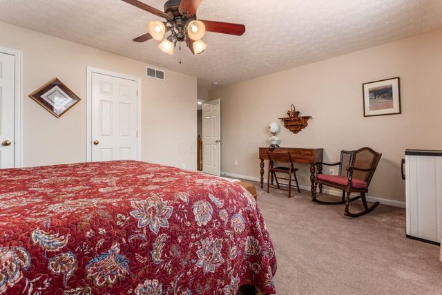 6553 Weston Circle E, Dublin, OH 43016