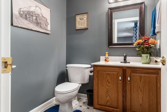 6553 Weston Circle E, Dublin, OH 43016