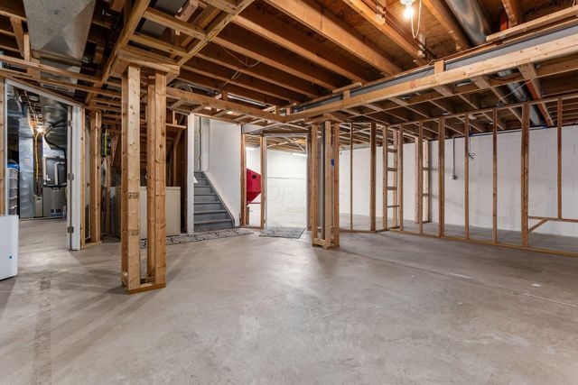 6553 Weston Circle E, Dublin, OH 43016