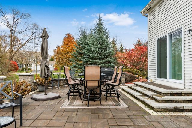 6553 Weston Circle E, Dublin, OH 43016